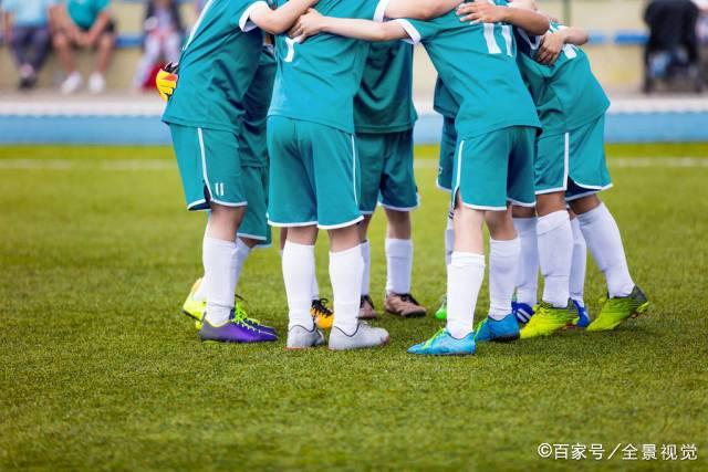 那不勒斯主席炮轰欧足联：你们投入了大巴黎的怀抱